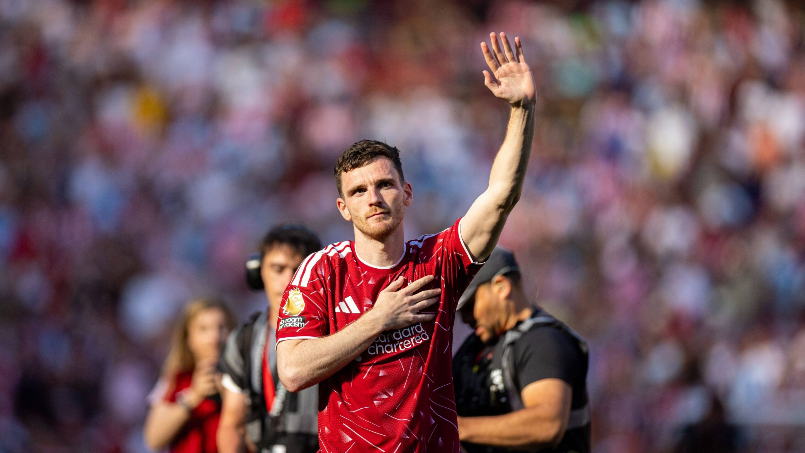 Robertson fait ses adieux à liverpool et signe à london pour la suite de sa carrière