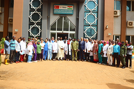 Visite du ministre de la Santé à l'hôpital de l'Amitié Niger-Türkiye