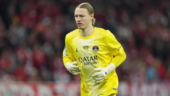 Gardien de football en action