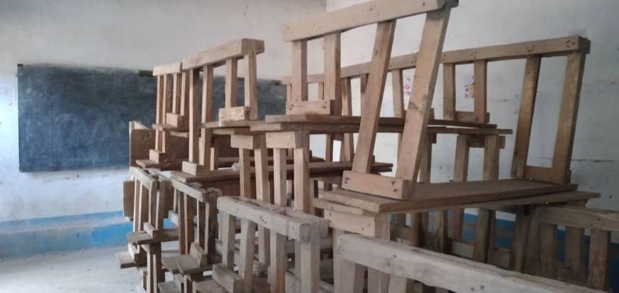 Salle de classe au Tchad illustrant les défis de l'indiscipline scolaire