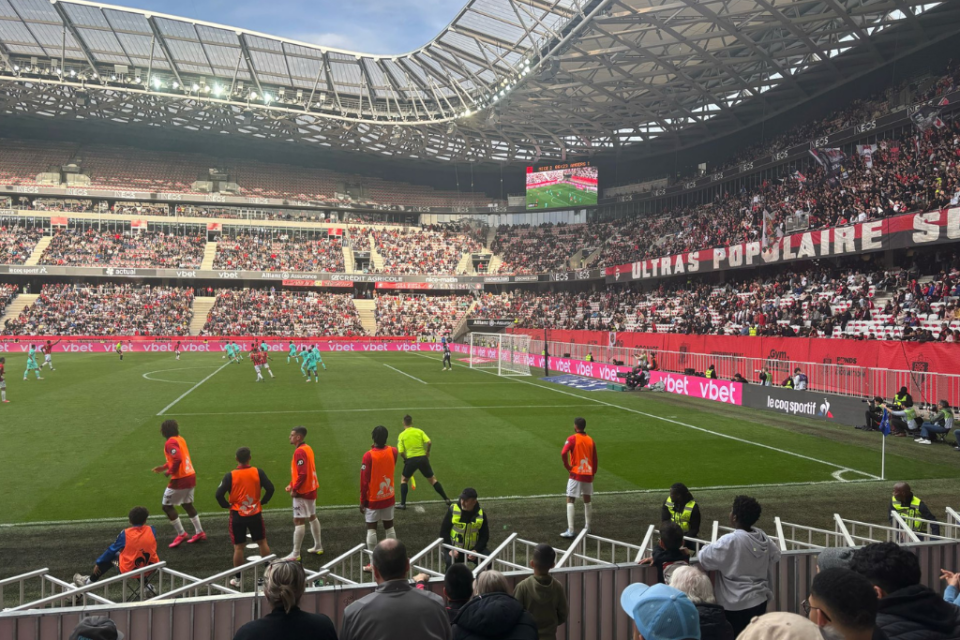 Le stade Allianz Riviera, théâtre du match décisif entre l'OGC Nice et l'AS Saint-Étienne