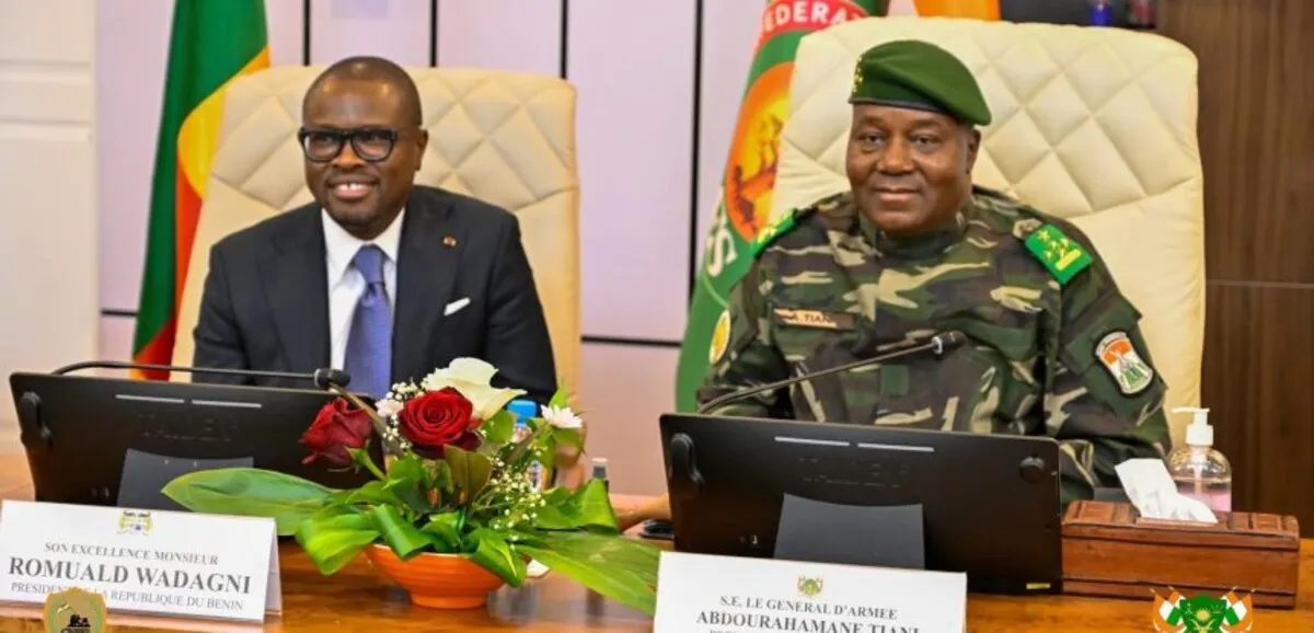 Romuald Wadagni et les dirigeants nigériens lors de leur rencontre à Niamey