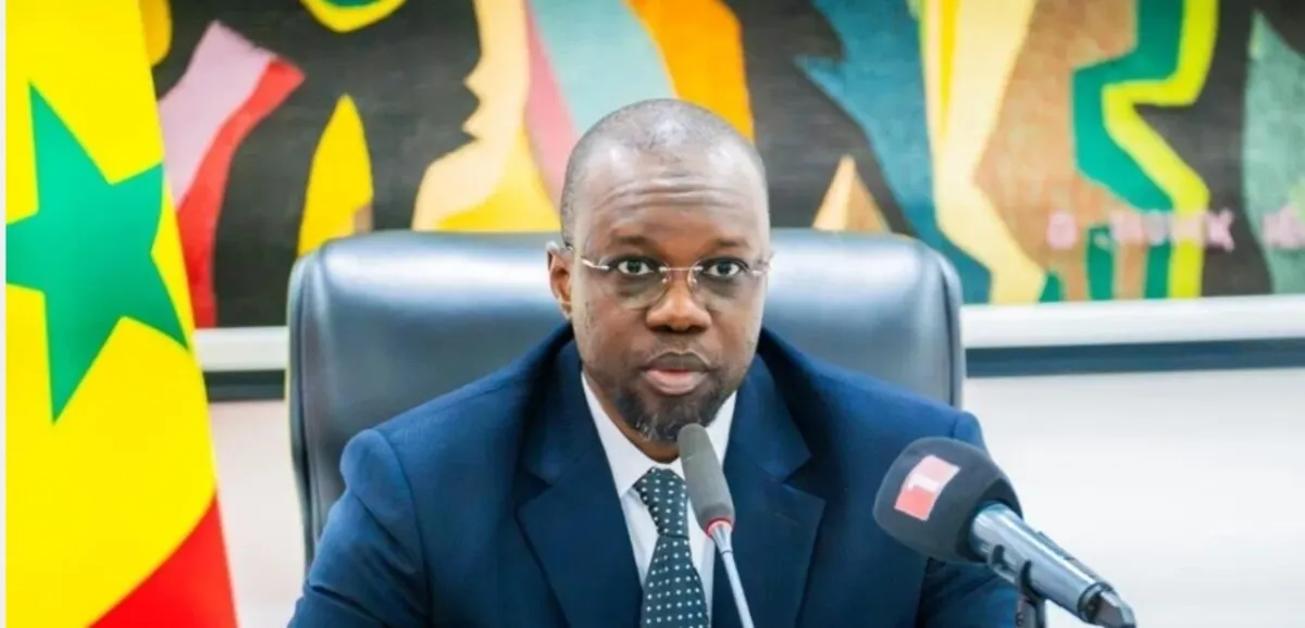 Ousmane Sonko et Bassirou Diomaye Faye lors d'un échange politique au Sénégal