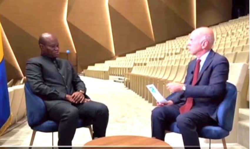 Oligui Nguema lors d'un entretien médiatique