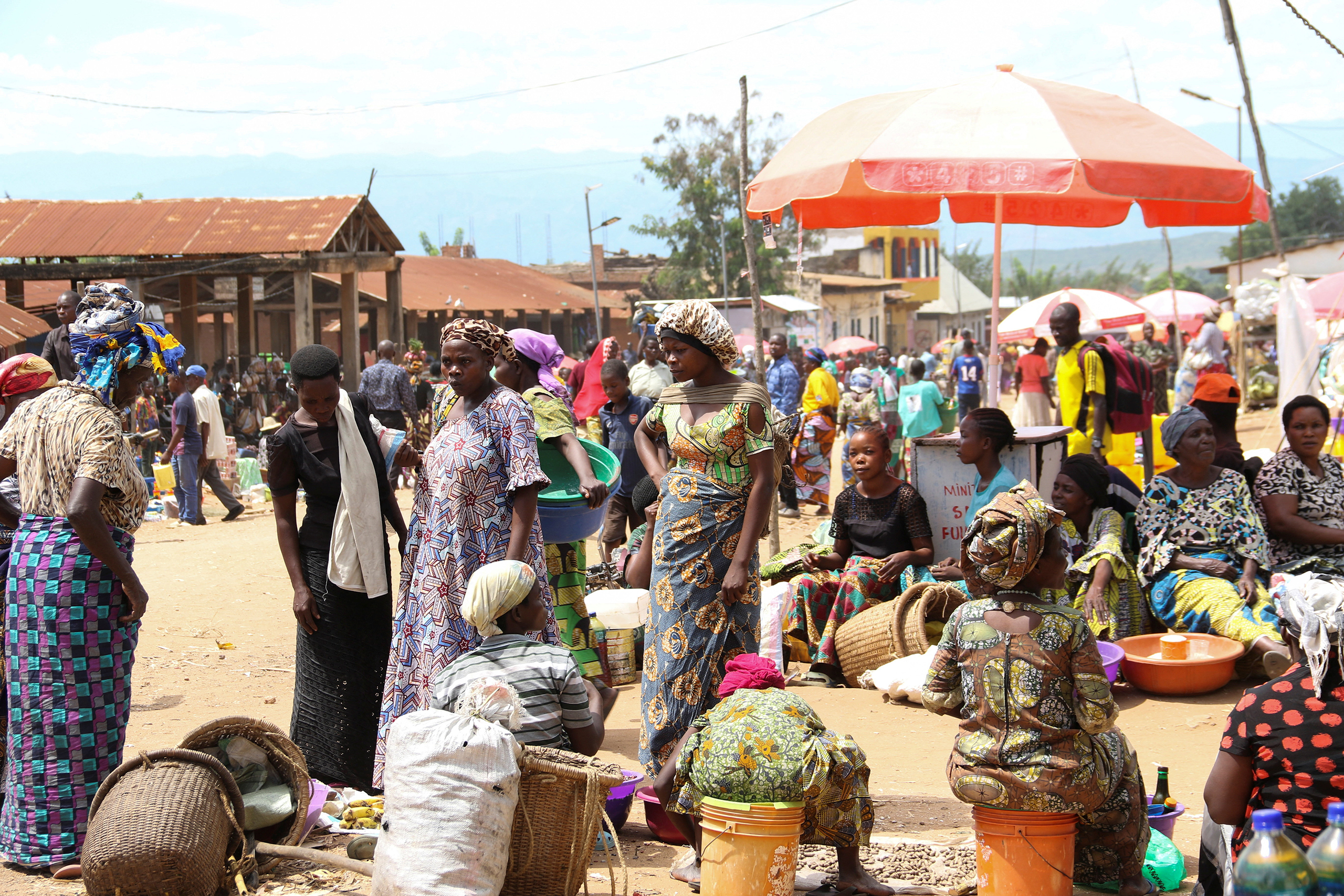 Civils sur un marché à Uvira