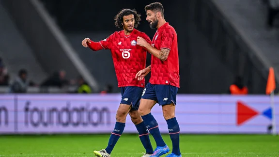 Ayyoub Bouaddi en action sur un terrain de football