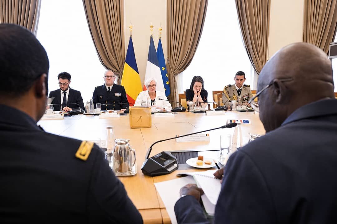 Rencontre entre responsables militaires tchadiens et français lors d'Eurosatory