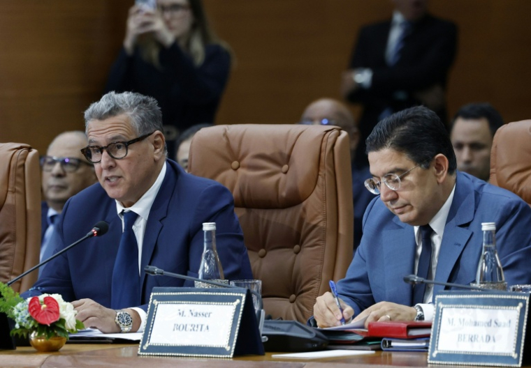 Les ministres marocains Nasser Bourita et Aziz Akhannouch avec Sébastien Lecornu