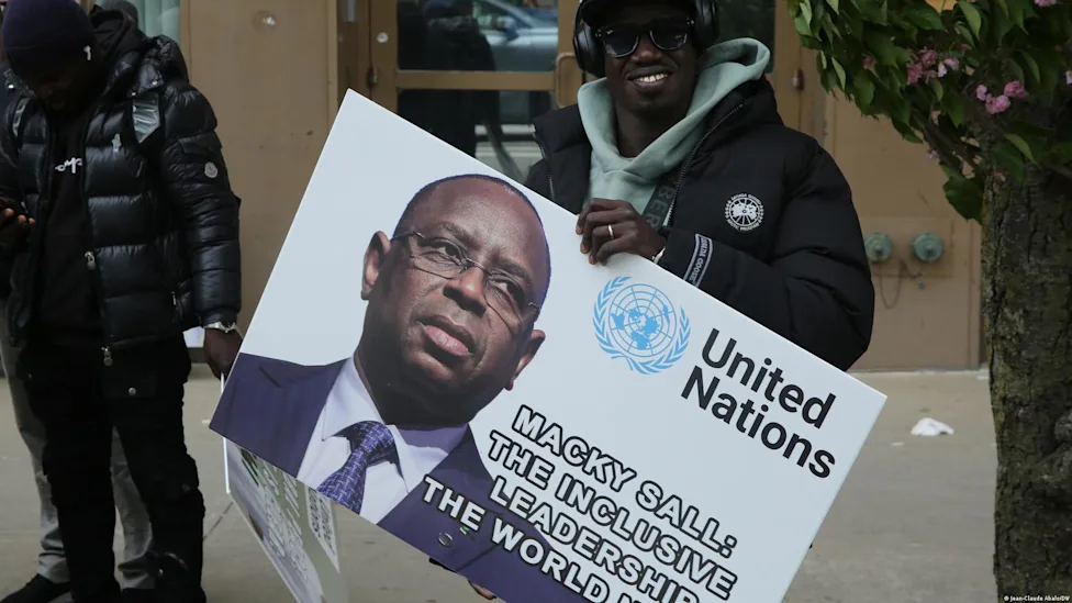 Photo de Bassirou Diomaye Faye et Macky Sall