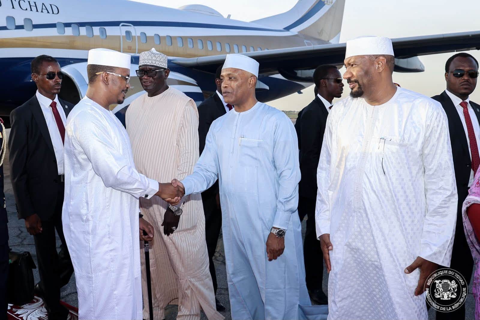 Cérémonie d'accueil du président Mahamat Idriss Déby à l'aéroport de N'Djamena