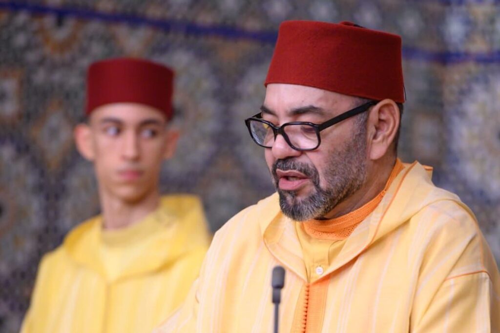 Sa Majesté le Roi Mohammed VI aux côtés du prince héritier Moulay Hassan lors d'un événement officiel