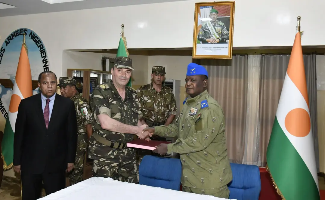 Don du ministère de la défense algérien en renfort pour l&rsquo;armée du Niger
