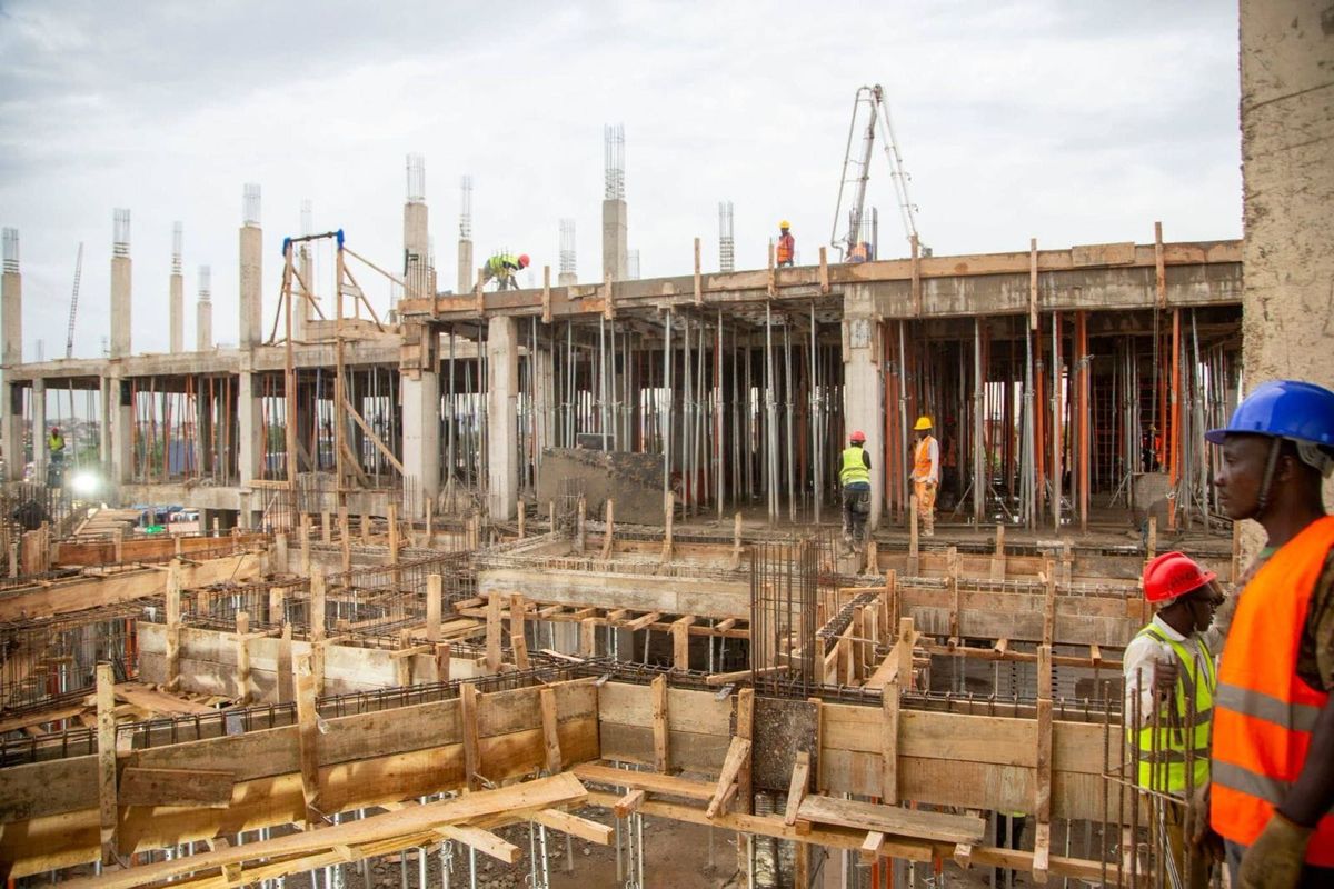 Mali : les hôpitaux d&rsquo;urgence de Bamako en pleine construction
