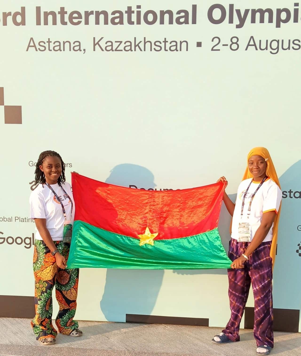 Pascaline Lompo et Madina Toé en tenue de compétition pour l'IOAI 2026
