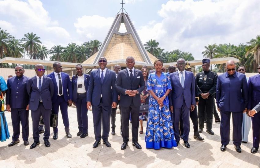 Le président gabonais Oligui Nguema lors de sa visite à Yamoussoukro, Côte d