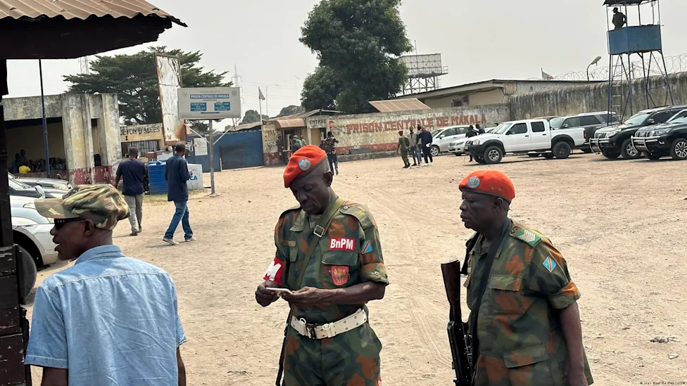 Bâtiment institutionnel symbolisant l'action du CNSA en République démocratique du Congo